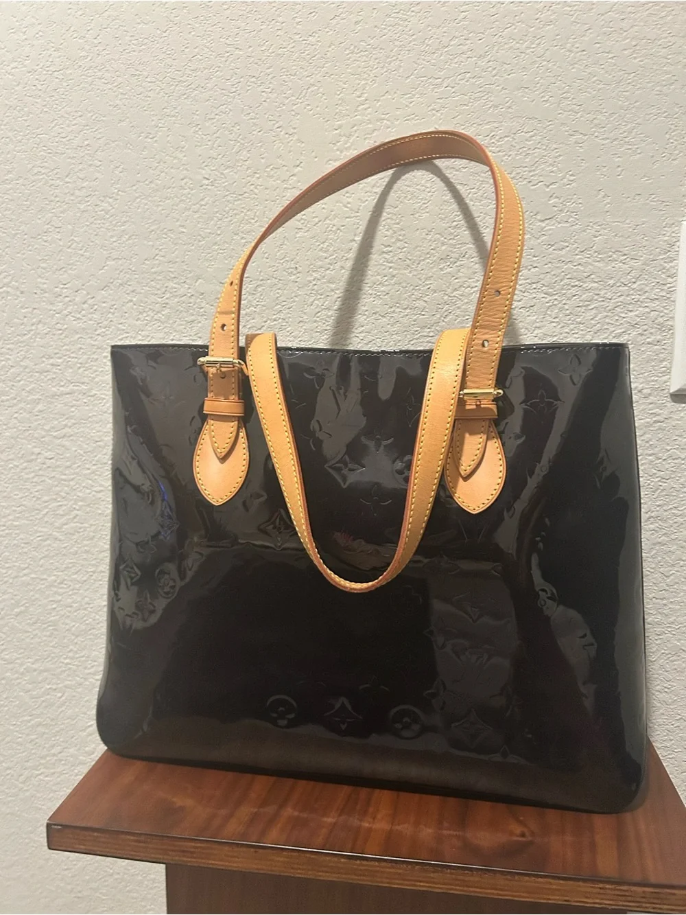 Louis Vuitton Vernis Brentwood Tote with Vachetta Tan Handles -dust bag and COA